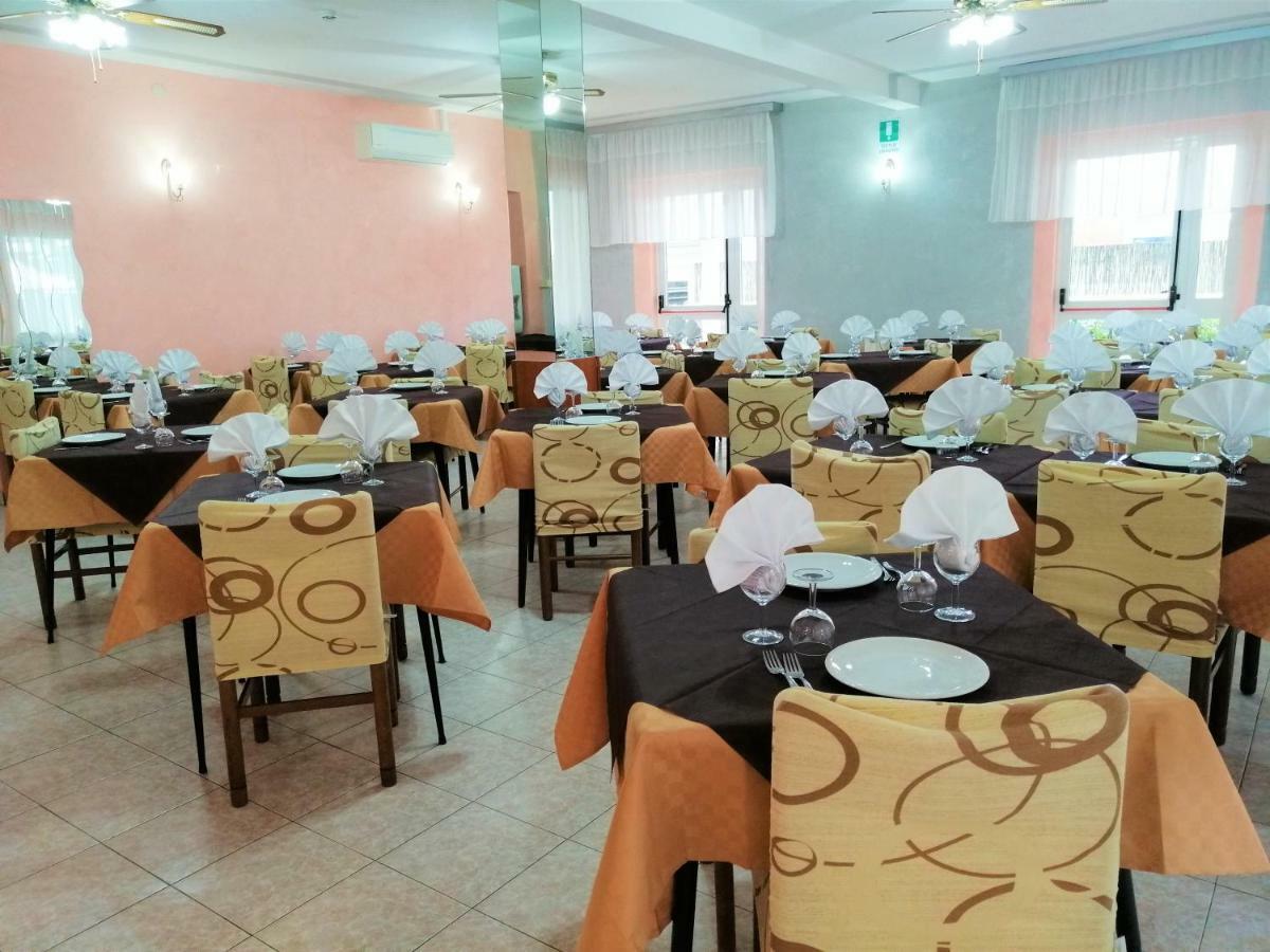 רימיני Hotel Alba מראה חיצוני תמונה