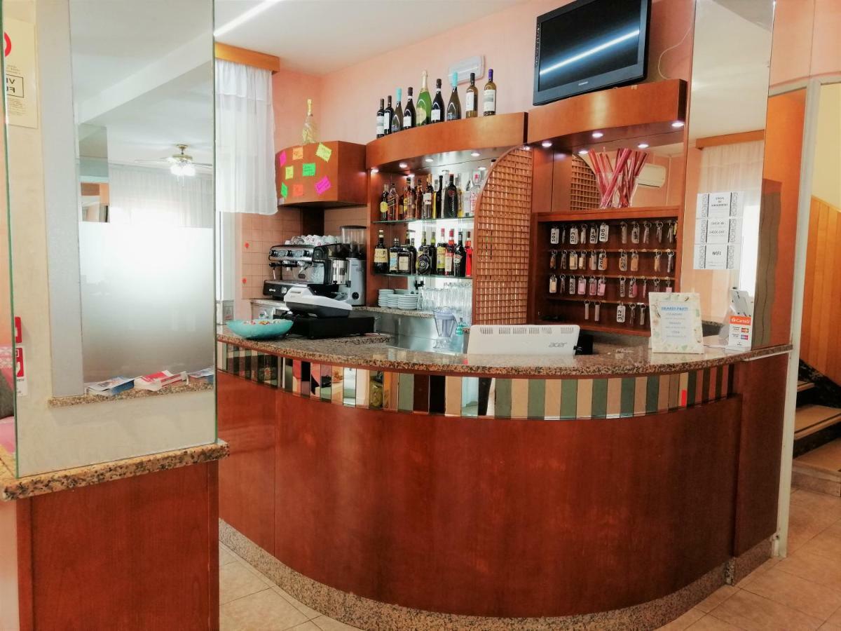 רימיני Hotel Alba מראה חיצוני תמונה