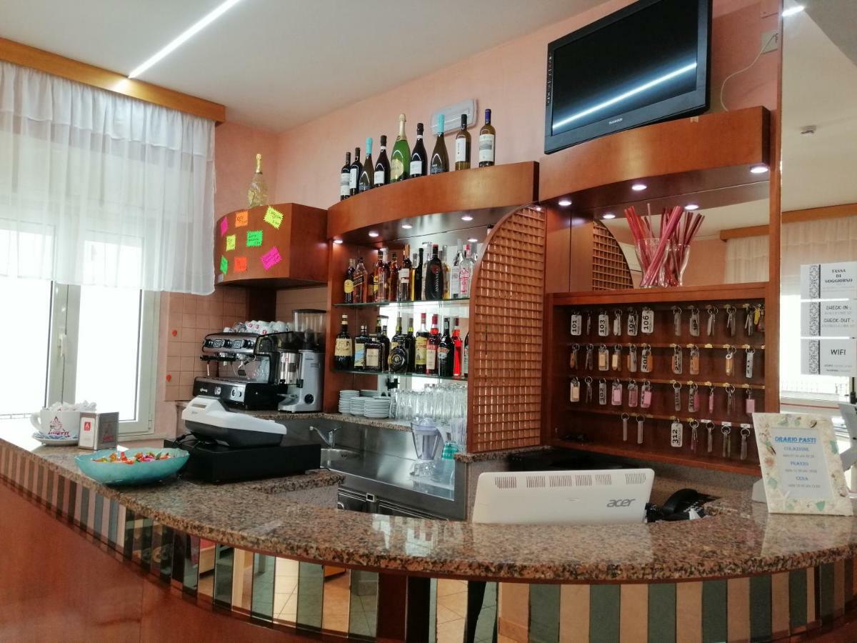 רימיני Hotel Alba מראה חיצוני תמונה