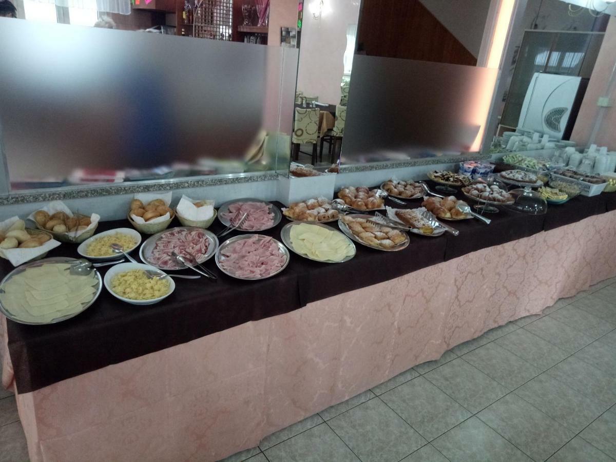 רימיני Hotel Alba מראה חיצוני תמונה